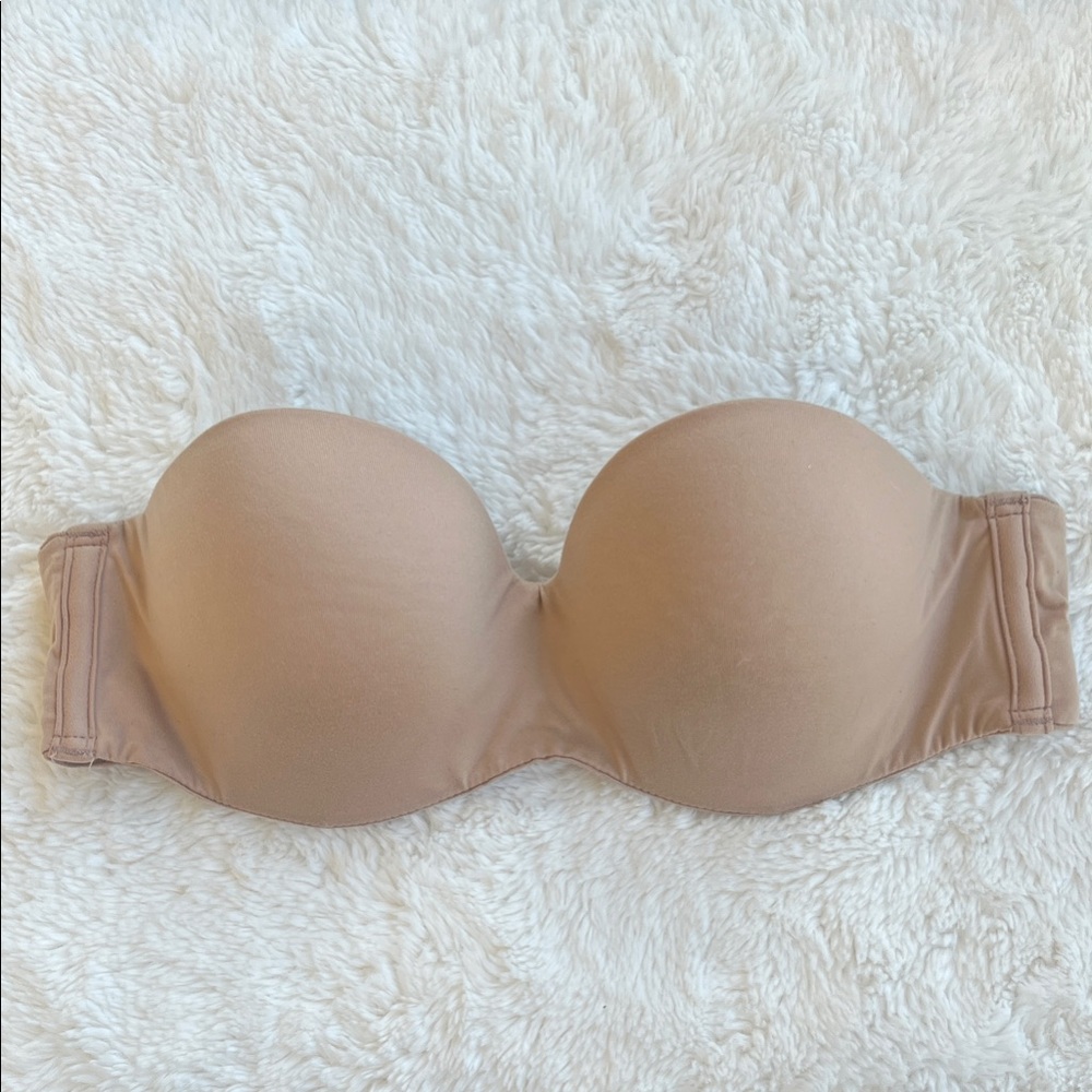Victoria's Secret Body by Victoria Strapless Nude Bra